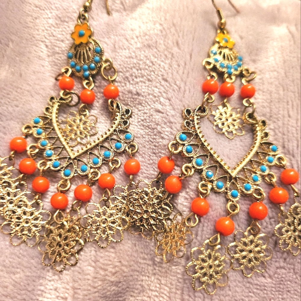 Chandelier earrings